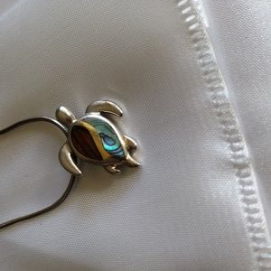 Na Hoku Honu Turtle Necklace